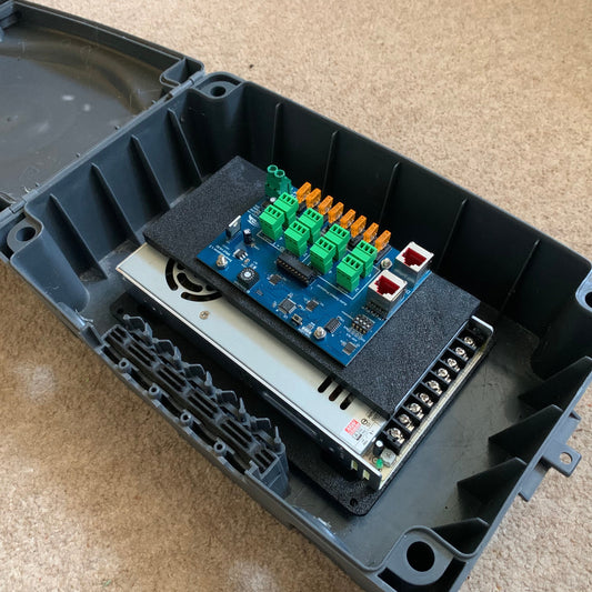 Masterplug Weatherproof Box Mount + Single SR2 V2.0 or Baldrick8 - STL