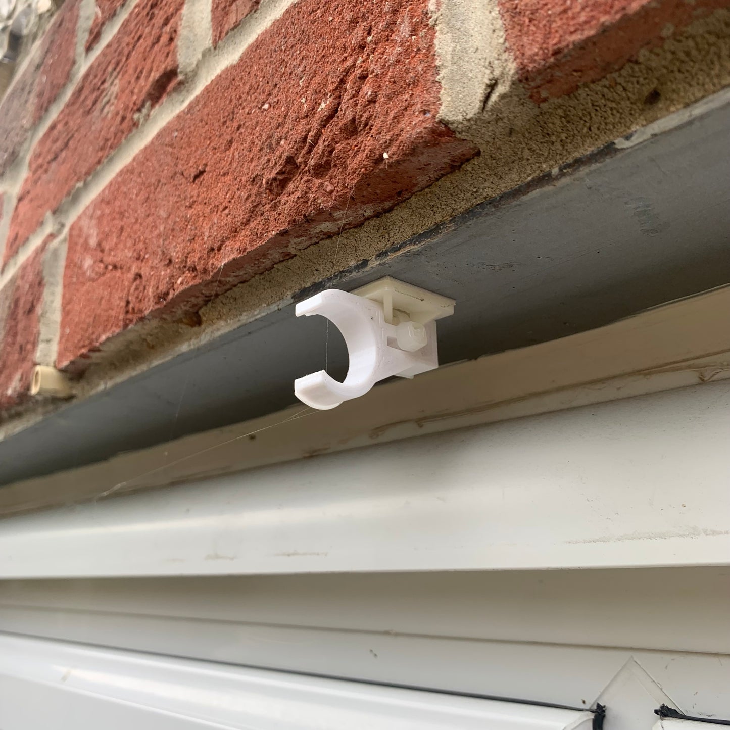 Window Clip for 20mm Conduit
